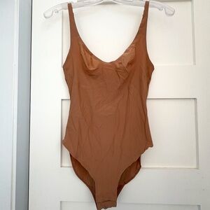 SKIMS Seamless Sculpt Bodysuit - Clay - BRAND NEW - SMALL